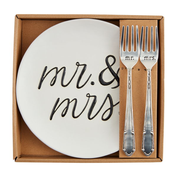 Mr. And Mrs. Cake Plate Set MR. AND MRS. CAKE PLATE SET
