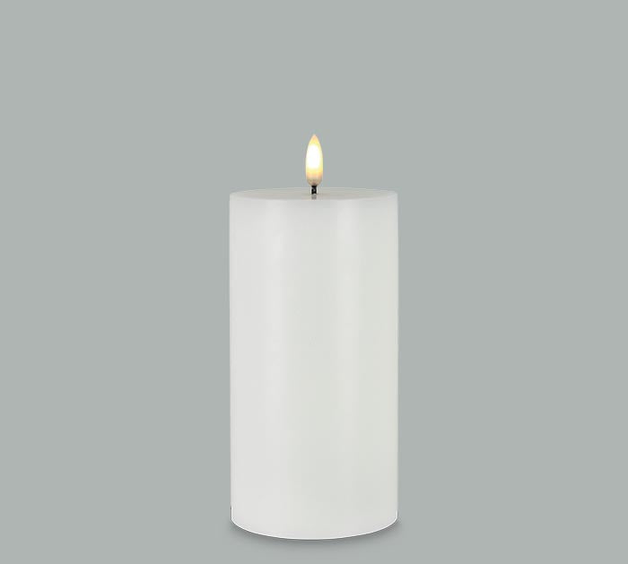 White Candle Pillar medium