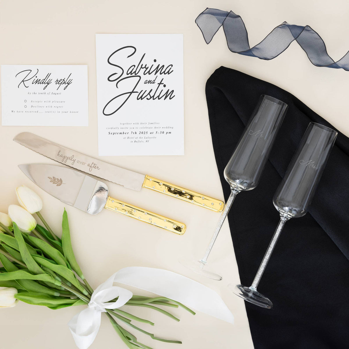 Mr. & Mrs.  -  Gift Boxed 7 oz Glass Toasting Flute Set