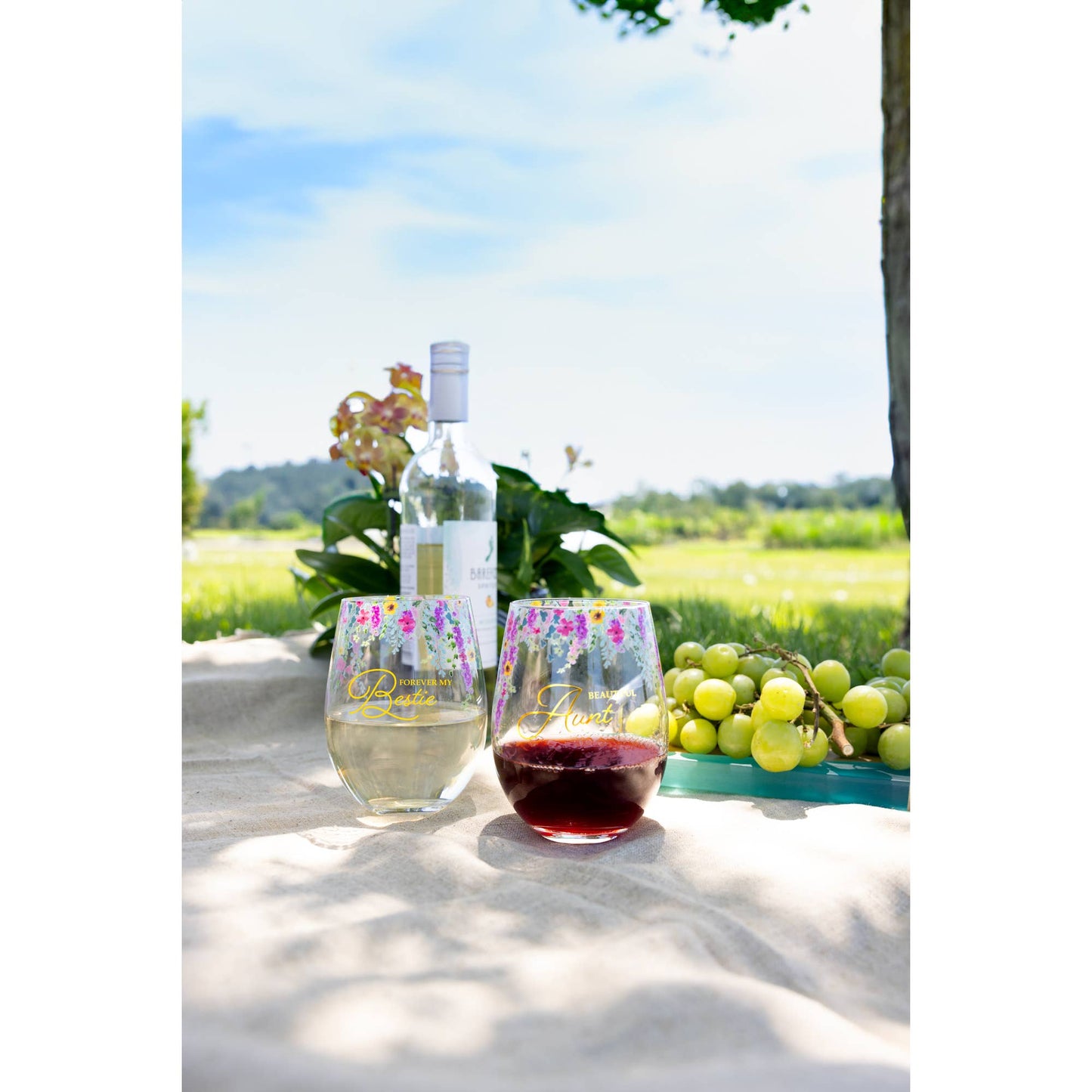 Beautiful Aunt - Gift Boxed 17 oz Stemless Wine Glass